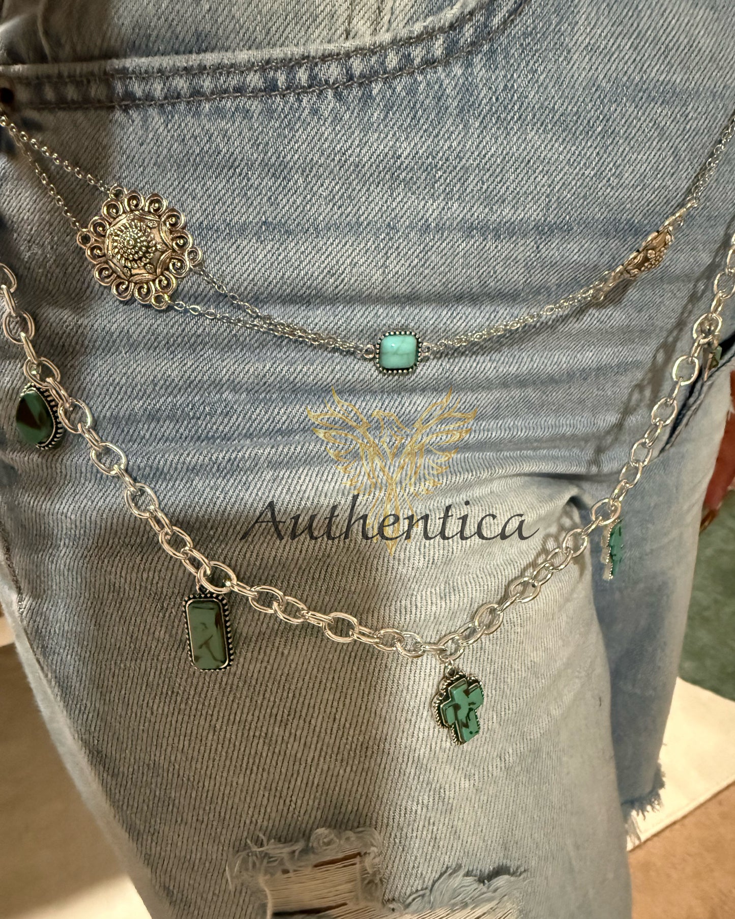 Turquoise layer chain